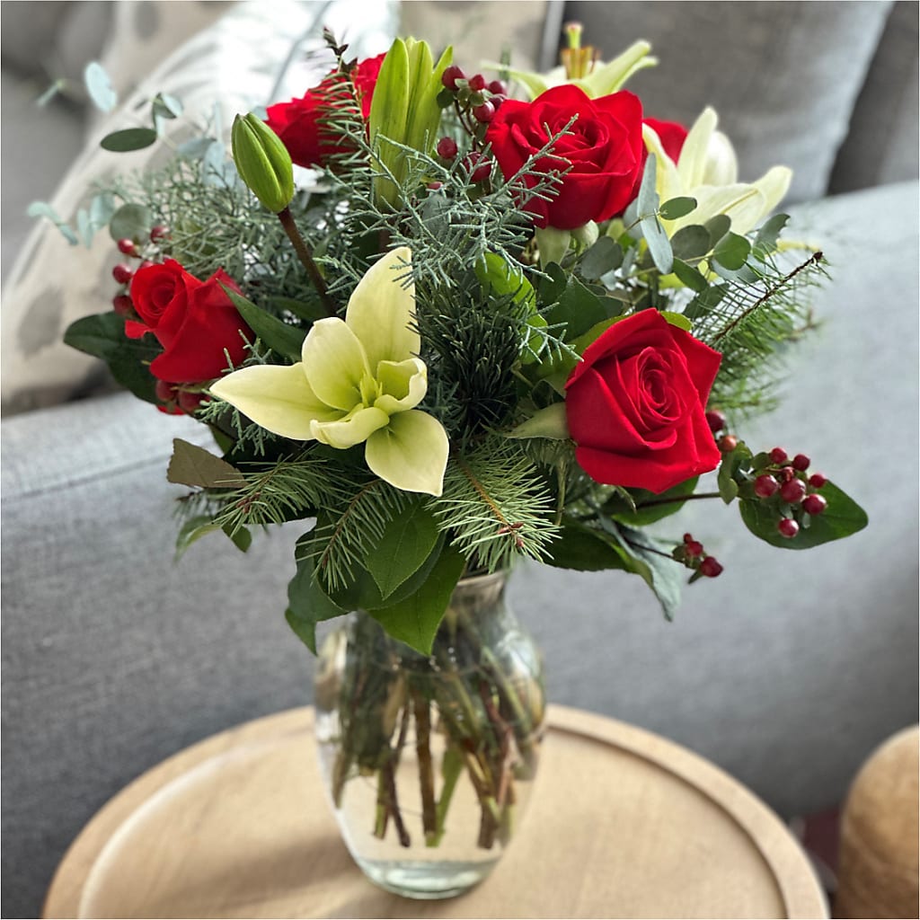 Glittering Lights Bouquet – DAWN'S FLOWER PATCH, Lake Wales FL
