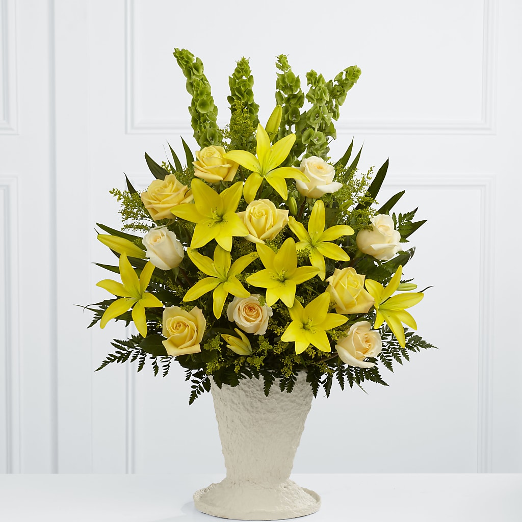 Golden Memories Arrangement – DAWN'S FLOWER PATCH, Lake Wales FL