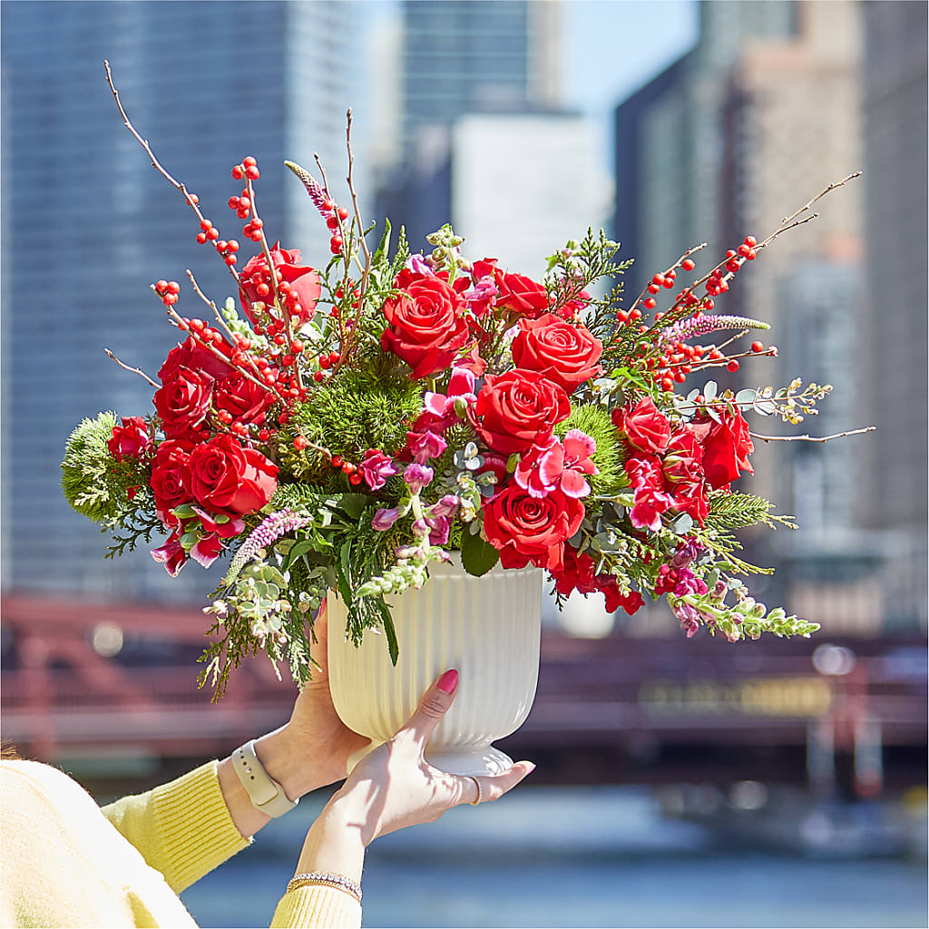 Big Red Bow Bouquet – DAWN'S FLOWER PATCH, Lake Wales FL