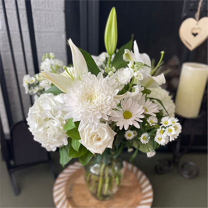 Classic Ivory – A Florist Original – DAWN'S FLOWER PATCH, Lake Wales FL