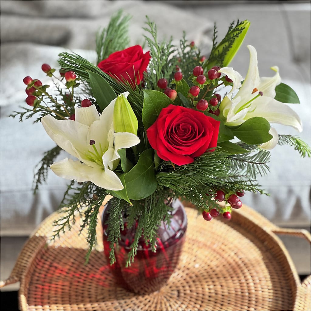 Evergreen Delight Bouquet – DAWN'S FLOWER PATCH, Lake Wales FL