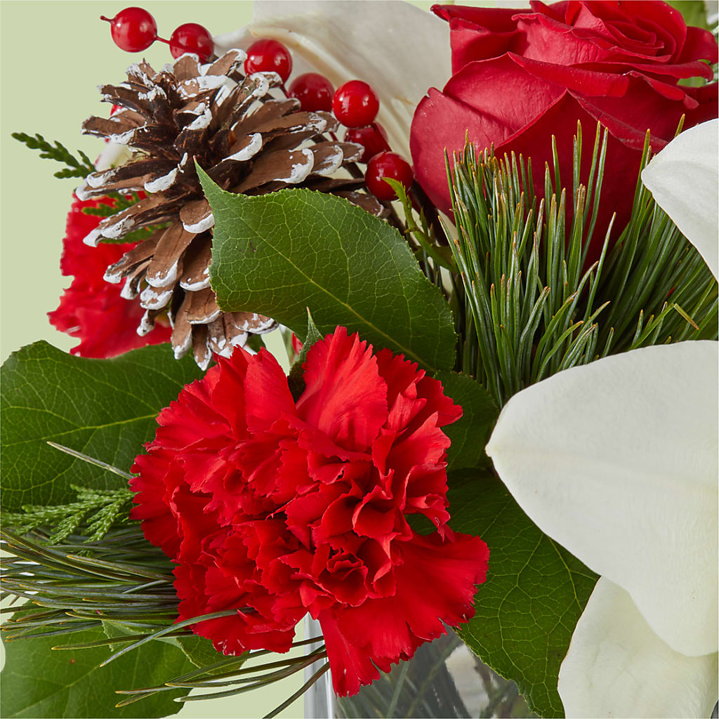 Glistening Icicles Bouquet – DAWN'S FLOWER PATCH, Lake Wales FL