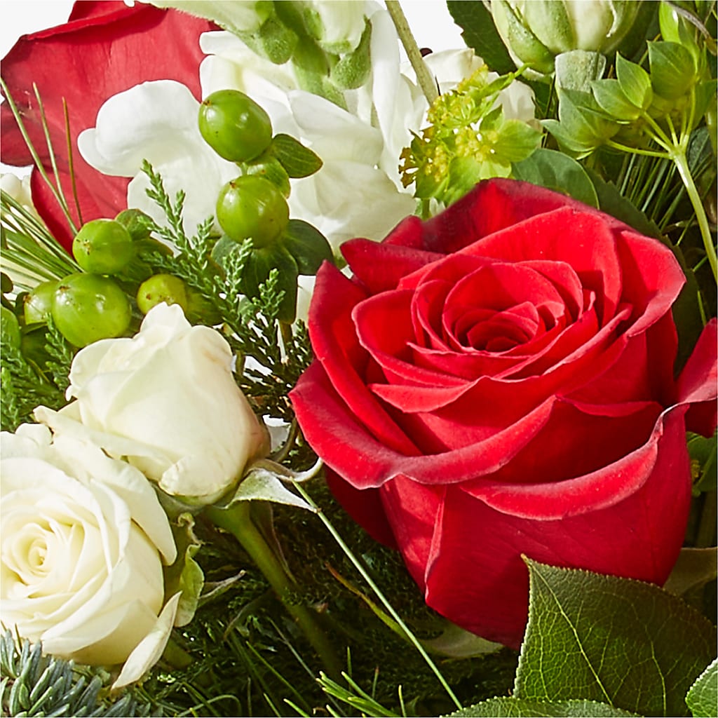 Deck the Halls Bouquet – DAWN'S FLOWER PATCH, Lake Wales FL
