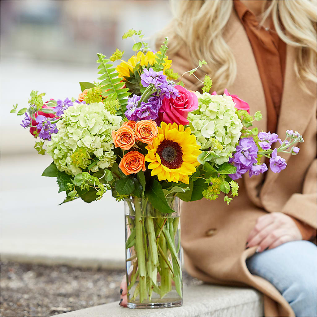 Vibrant Greetings Bouquet – DAWN'S FLOWER PATCH, Lake Wales FL