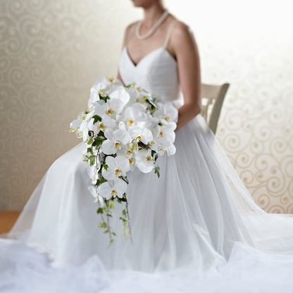 Classic White Bouquet – DAWN'S FLOWER PATCH, Lake Wales FL